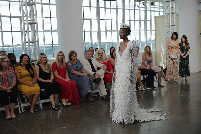 Toilet Paper Wedding Dress Challenge - Kuvat elokuvasta
