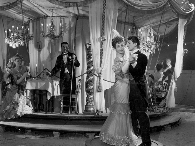 La Ronde - Z filmu - Danielle Darrieux, Daniel Gélin