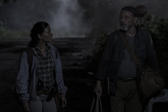 Fear the Walking Dead - Season 5 - Photos - Karen David, Rubén Blades