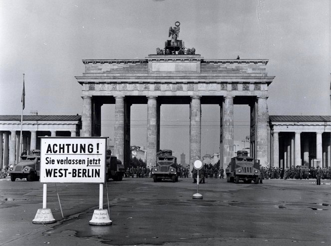 Countdown to 1961: The Construction of the Berlin Wall - Photos