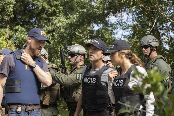 NCIS: New Orleans - Season 6 - Judgement Call - Photos - Adam David Thompson, Lucas Black, Vanessa Ferlito