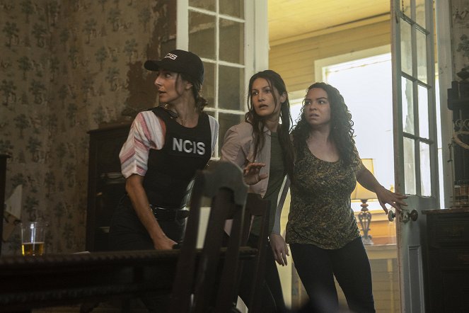 NCIS: New Orleans - Season 6 - Judgement Call - Kuvat elokuvasta - Necar Zadegan