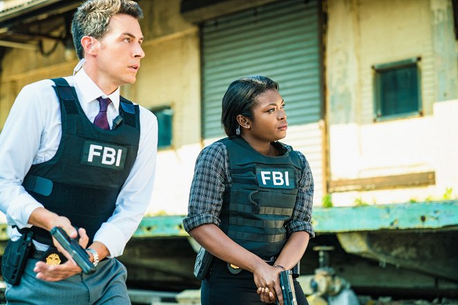 FBI: Special Crime Unit - Season 2 - The Lives of Others - Photos - Jeremy Sisto, Ebonee Noel
