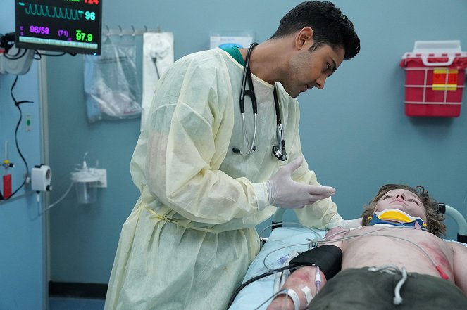 The Resident - Season 3 - From the Ashes - De la película - Manish Dayal