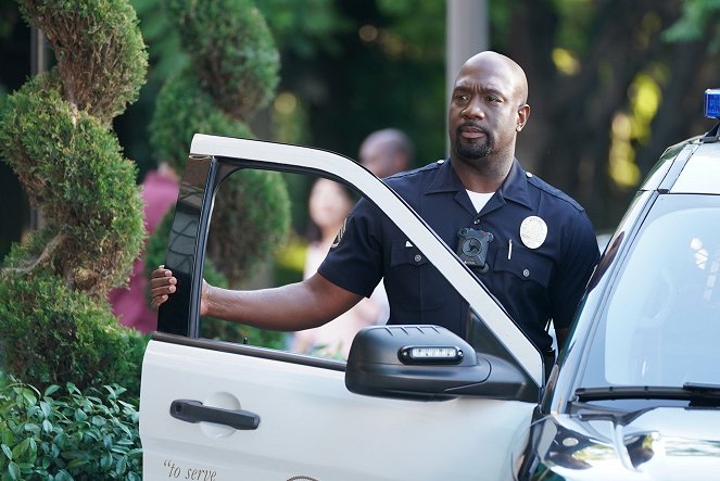 The Rookie - Season 2 - Impact - Van film - Richard T. Jones