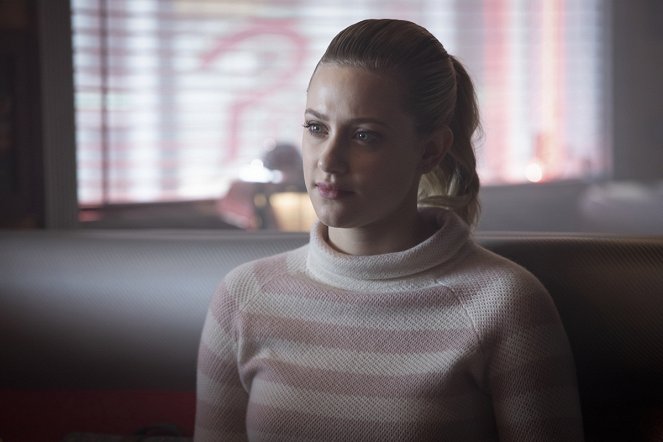 Riverdale - Rozdział czterdziesty piąty: Obcy - Z filmu - Lili Reinhart