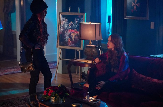 Riverdale - Negyvennyolcadik fejezet: Rekviem a váltósúlyért - Filmfotók - Vanessa Morgan, Madelaine Petsch