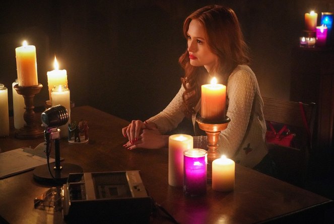 Riverdale - Chapter Fifty-Two: The Raid - Photos - Madelaine Petsch