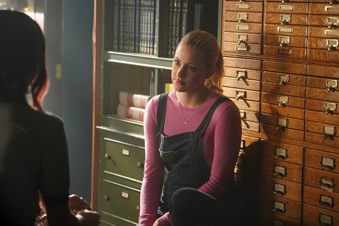 Riverdale - Chapter Fifty-Four: Fear the Reaper - Photos - Lili Reinhart