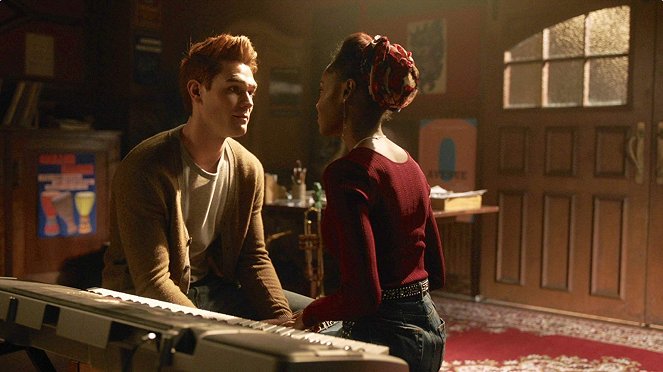 Riverdale - Chapter Fifty-Four: Fear the Reaper - Photos - K.J. Apa, Ashleigh Murray