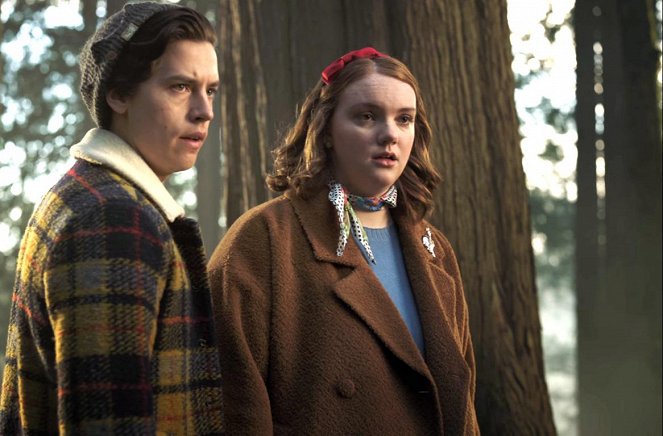Riverdale - Chapter Fifty-Six: The Dark Secret of Harvest House - Photos - Cole Sprouse, Shannon Purser