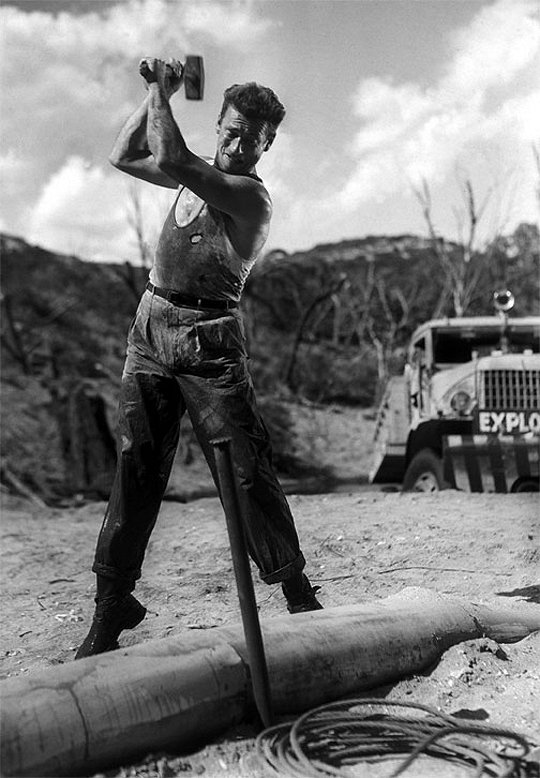 The Wages of Fear - Photos - Yves Montand