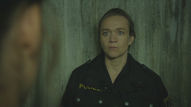 Vier Frauen und ein Todesfall - Season 8 - Fluchtwelle - Van film - Angelika Richter