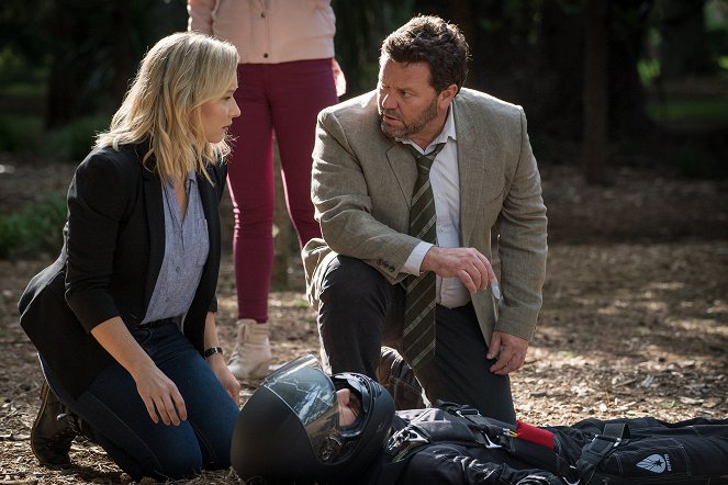 The Brokenwood Mysteries - Fall From Grace - Photos - Fern Sutherland, Neill Rea