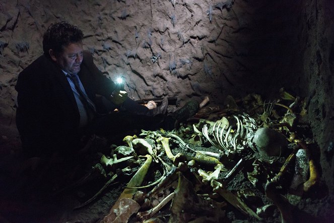 The Brokenwood Mysteries - Season 4 - Stone Cold Dead - Photos - Neill Rea