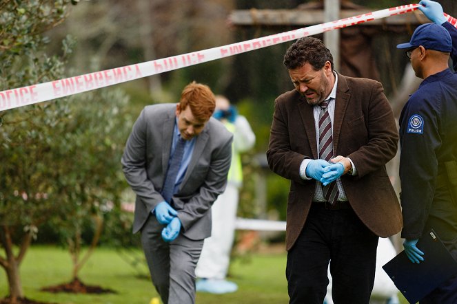 Brokenwood – Mord in Neuseeland - Die Vogelscheuche - Filmfotos - Neill Rea
