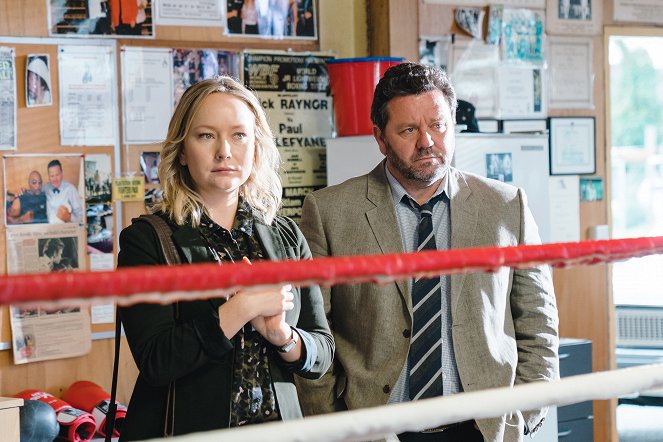 The Brokenwood Mysteries - As If Nothing Had Happened - Photos - Fern Sutherland, Neill Rea