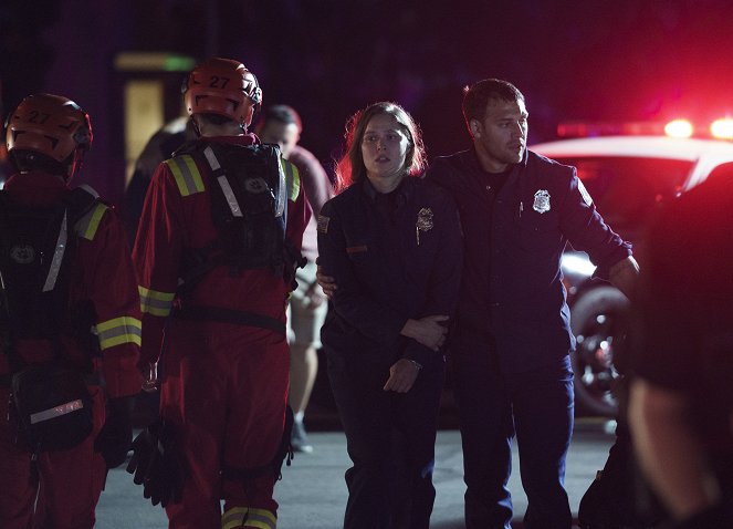 911 L.A. - Mentőcsapatok - Filmfotók - Ronda Rousey, Ryan Guzman