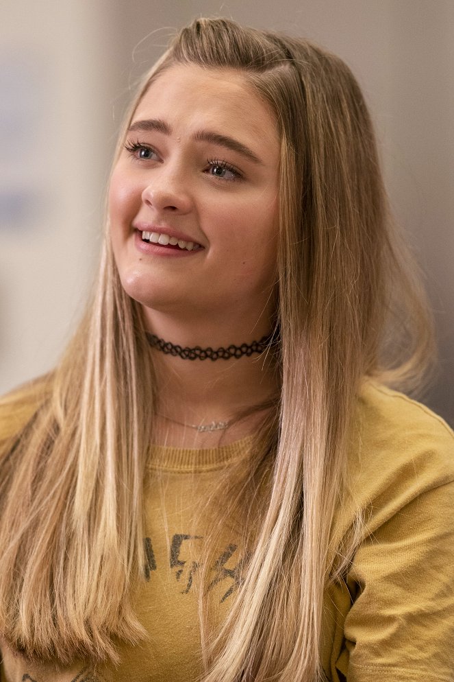 A Million Little Things - Coming Home - Van film - Lizzy Greene