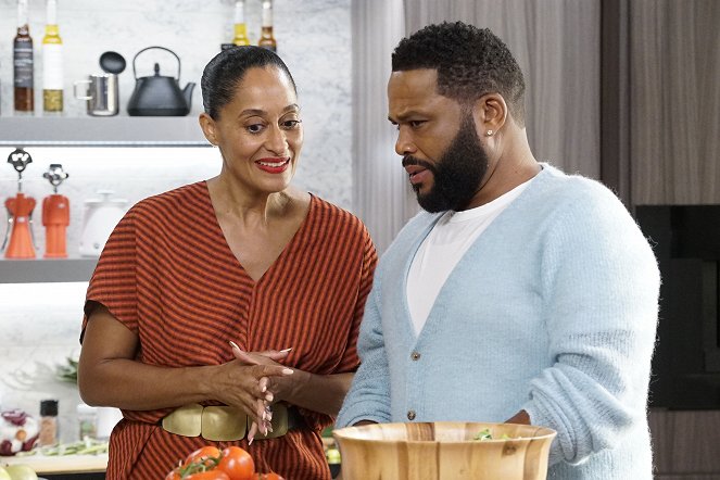 Black-ish - Season 6 - Pops the Question - Photos - Tracee Ellis Ross, Anthony Anderson