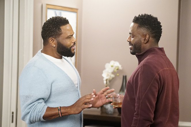 Black-ish - Pops the Question - Photos - Anthony Anderson, Baron Vaughn
