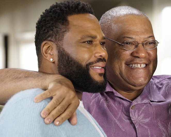 Black-ish - Season 6 - Pops the Question - Do filme - Anthony Anderson, Laurence Fishburne