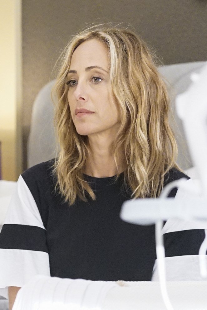 Grey's Anatomy - Nothing Left to Cling To - Photos - Kim Raver