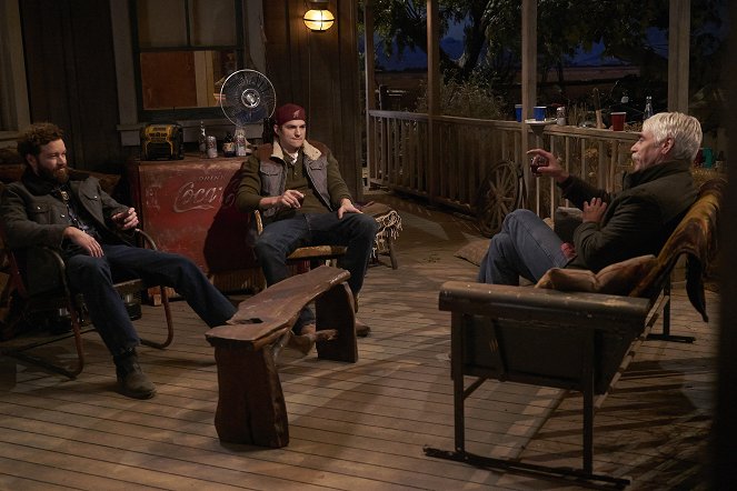 The Ranch - Season 1 - Down the Road - Photos - Danny Masterson, Ashton Kutcher, Sam Elliott