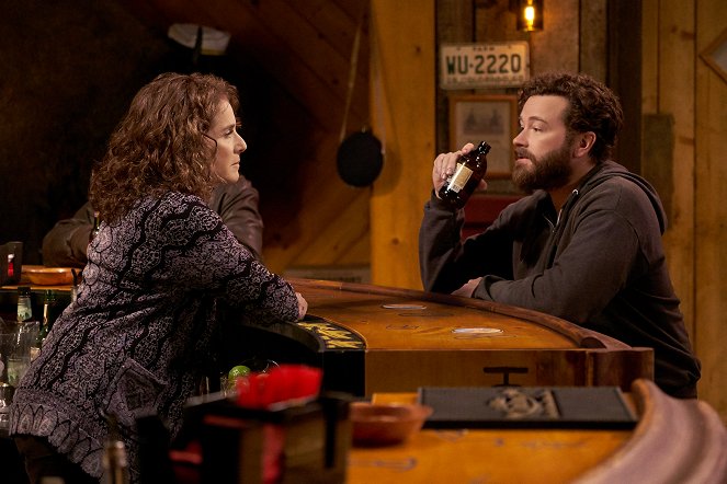 The Ranch - Let's Fall to Pieces Together - Photos - Debra Winger, Danny Masterson