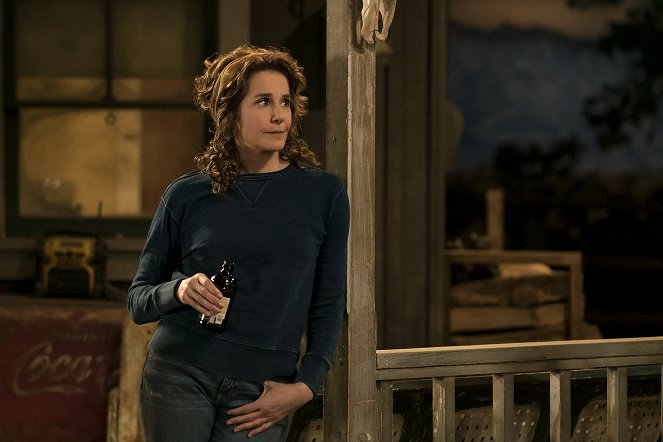 The Ranch - Season 3 - Changes Comin' on - Photos - Debra Winger