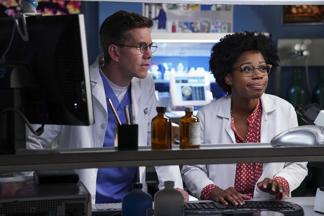 NCIS: Naval Criminal Investigative Service - Out of the Darkness - Photos - Brian Dietzen, Diona Reasonover