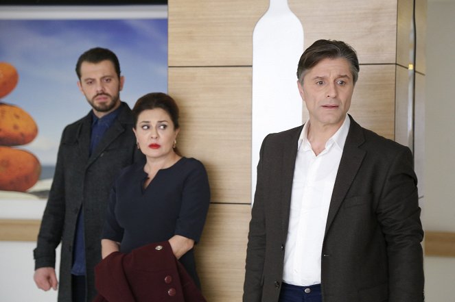 Łzy Cennet - Z filmu - Yusuf Akgün, Ebru Nil Aydın, Hazım Körmükçü