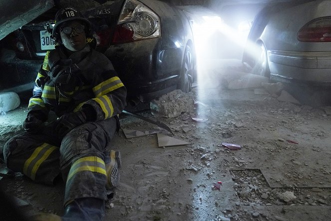 911 L.A. - Season 2 - Nem jön a segítség - Filmfotók - Aisha Hinds