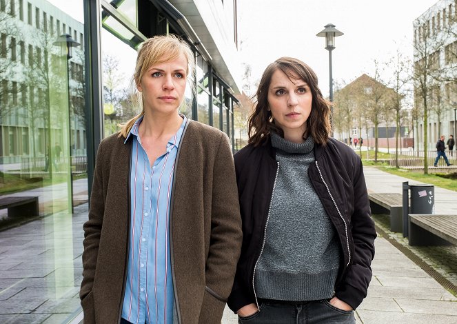SOKO Potsdam - Season 2 - Familienschande - Z filmu - Katrin Jaehne, Caroline Erikson