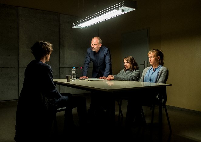 SOKO Potsdam - Season 2 - Familienschande - Z filmu - Michael Lott, Caroline Erikson, Katrin Jaehne
