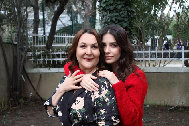 Moje máma - Promo - Sumru Yavrucuk, Özge Gürel