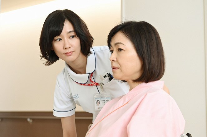 Nurse in Action! - Photos - Asami Mizukawa