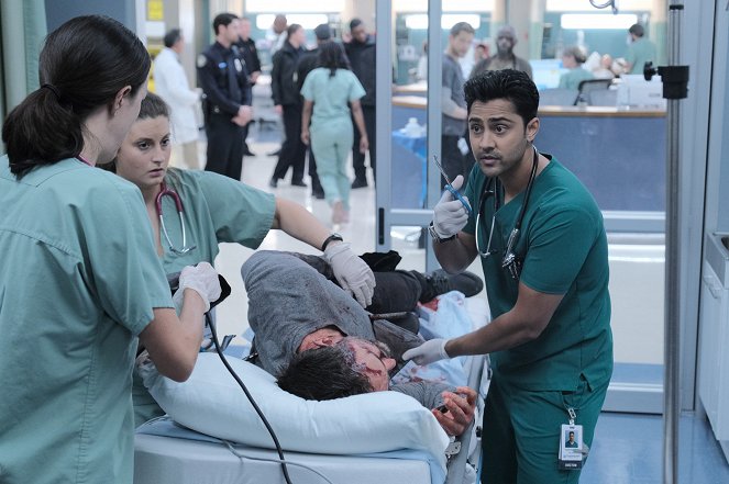 The Resident - Season 3 - Saints & Sinners - Photos - Manish Dayal