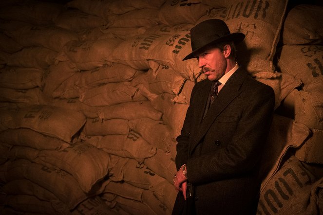 Peaky Blinders - The Shock - Photos - Aidan Gillen