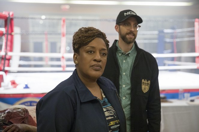 NCIS: New Orleans - Knockout - Photos - CCH Pounder, Rob Kerkovich