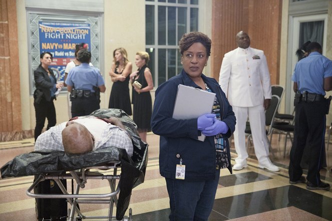 NCIS: New Orleans - Knockout - Film - CCH Pounder
