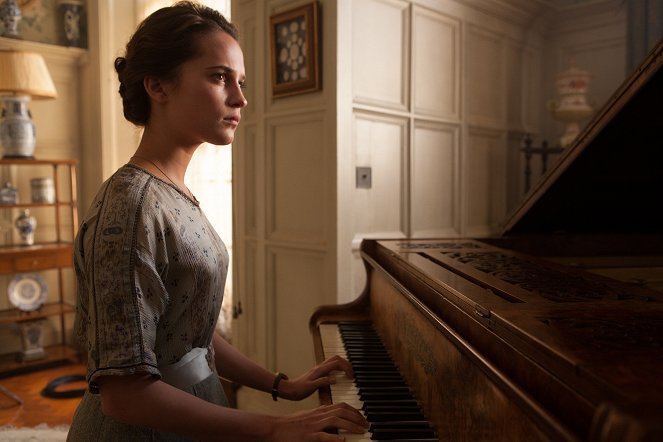 Testemunho de Juventude - Do filme - Alicia Vikander