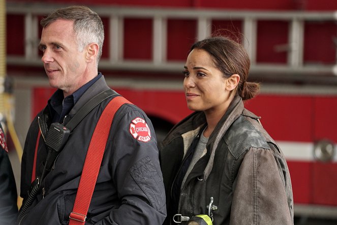 Chicago Fire - Spartacus - Van film - Jason Beghe, Monica Raymund