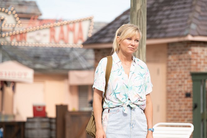 On Becoming a God in Central Florida - Manifest Destinee - Photos - Kirsten Dunst
