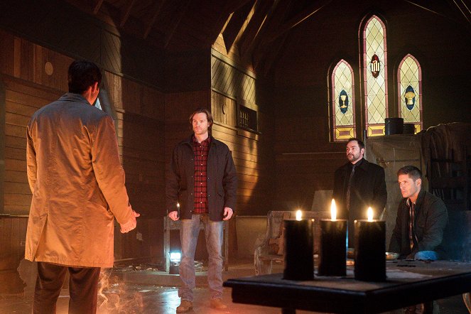 Supernatural - Season 11 - Hell's Angel - Photos - Jared Padalecki, Mark Sheppard, Jensen Ackles