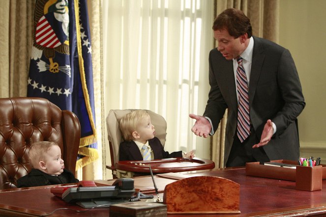According to Jim - Season 8 - Two for the Money - Photos - Steve Guttenberg