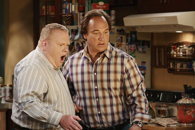 Immer wieder Jim - Der Kampf der Giganten - Filmfotos - Larry Joe Campbell, Jim Belushi