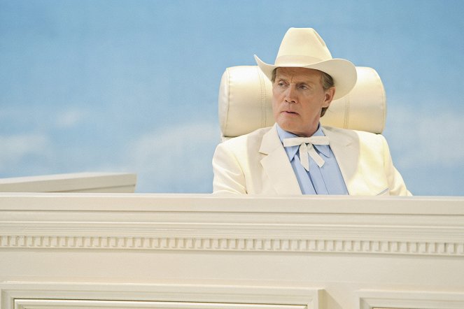 According to Jim - Season 8 - Heaven Opposed to Hell - Photos - Lee Majors