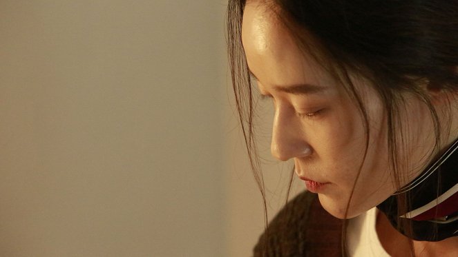 Gyejeolgwa gyejeol sai - Van film - Hye-ri Yoon
