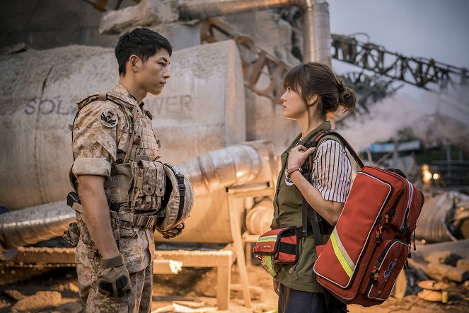 Taeyangeui hooye - Film - Joong-ki Song, Lorraine Song